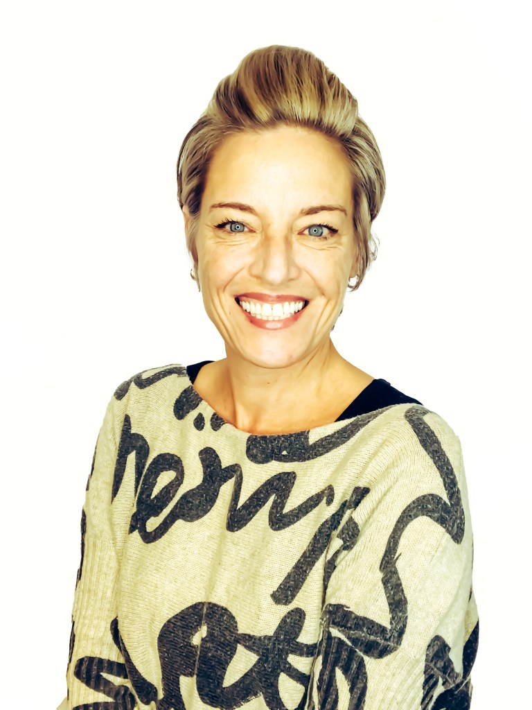 Masarah Van Eyck, Strong Suit Communications